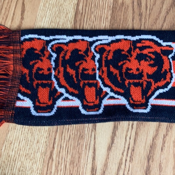 Chicago Bears Pillow and Scarf - Picture 10 of 10